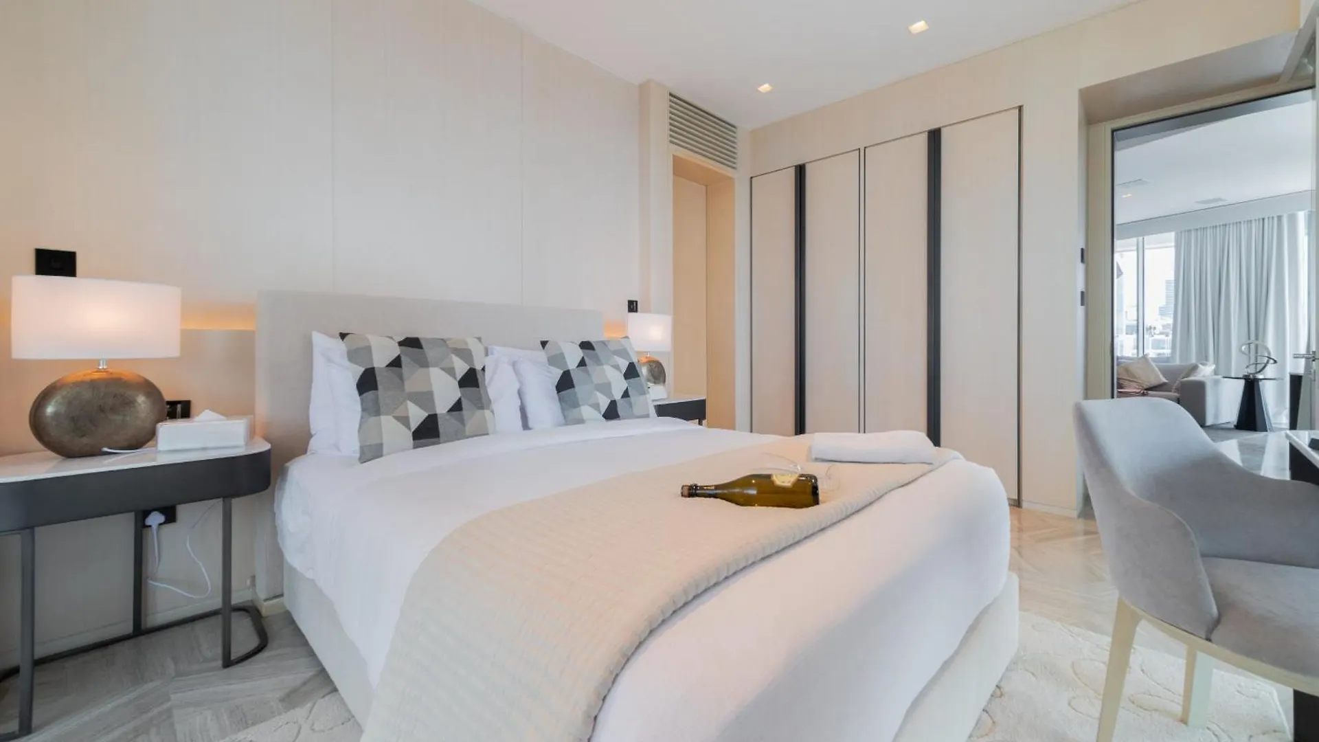 Eden'S Homes & Villas - Five Palm Residences Penthouses 迪拜 0*,